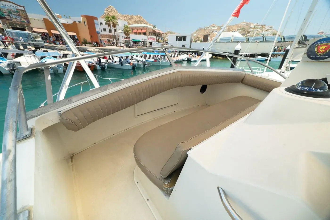 35' Bertram · Flying bridge